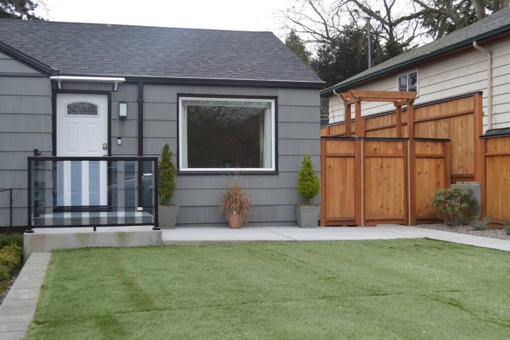 Cozy Crown Hill Carkeek Cottage W/3 Beds, Full Kitchen & Backyard In North סיאטל מראה חיצוני תמונה