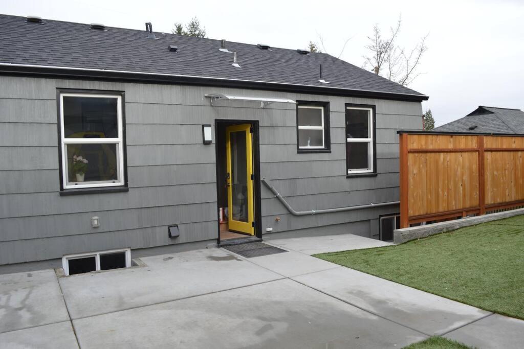 Cozy Crown Hill Carkeek Cottage W/3 Beds, Full Kitchen & Backyard In North סיאטל מראה חיצוני תמונה