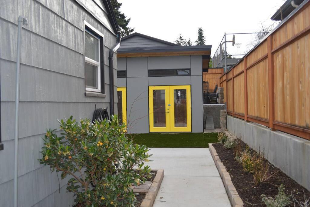 Cozy Crown Hill Carkeek Cottage W/3 Beds, Full Kitchen & Backyard In North סיאטל מראה חיצוני תמונה