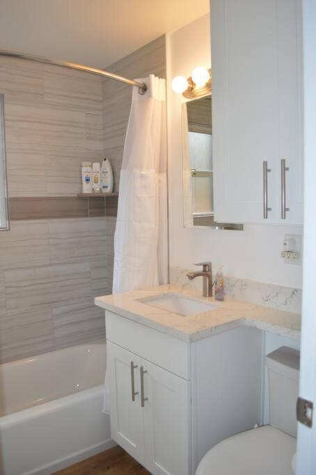 Cozy Crown Hill Carkeek Cottage W/3 Beds, Full Kitchen & Backyard In North סיאטל מראה חיצוני תמונה